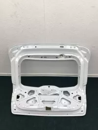 Дверь багажника на Lada Vesta — фото 5