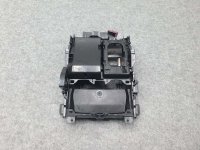 Автомобильное зарядное устройство на BMW X5 G05 — фото 2