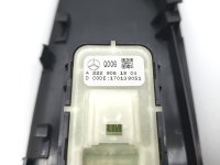 Кнопка стеклоподъемника на Mercedes-Benz E-Class W213 — фото 1