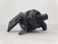 Насос водяной на Mercedes-Benz C-Class W205 — фото 11