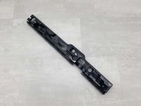 Кронштейн накладки на порог наружный на BMW 5-Series G30 — фото 4