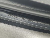 Уплотнитель двери на Mercedes-Benz E-Class W213 — фото 3
