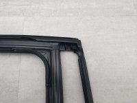 Направляющая стекла двери задняя левая Mercedes — фото 1