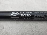 Амортизатор капота на Hyundai Santa Fe TM — фото 4