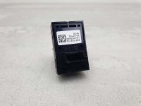 Кнопка стеклоподъемника на BMW X5 G05 — фото 4