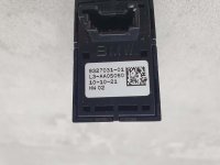 Кнопка стеклоподъемника на BMW X5 G05 — фото 3