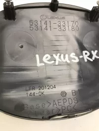Эмблема на Lexus RX200t AL20 — фото 9