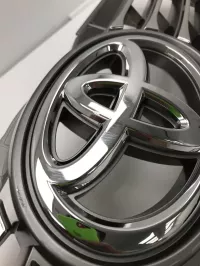 Решетка радиатора на Toyota Camry XV50 — фото 13