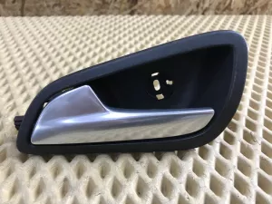 Ручка внутренняя двери Ford Focus III 2011-2019 (AM51U22600BDW AM51U22601BDW) — фото 3