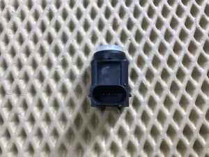 Датчик парковки Porsche Cayenne 2003-2010 Porsche Cayman (987) 2005-2012 Seat Altea 2004-2015 Seat Leon (1P1) 2005-2013 Seat Toledo III 2004-2009 Skoda Fabia 1999-2007 Skoda Octavia 1997-2000 Skoda Octavia (A4 1U-) 2000-2011 VW Golf IV/Bora 1997-2005 VW Golf IV/Bora 1997-2005 VW Golf Plus 2005-2014 VW Golf V 2003-2009 VW Jetta 2005-2011 VW Phaeton 2002-2016 VW Touareg 2002-2010 VW Touran 2003-2010 (1U0919275) — фото 3