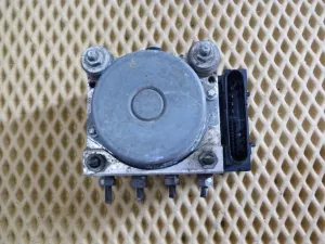 Блок ABS Nissan Almera (G15) 2013-2018 (476604AA0A) — фото 3