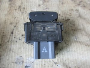 Кнопка обогрева сидений Nissan Tiida (C11) 2007-2014 — фото 2