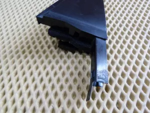 Уголок двери задней наружный Nissan Almera (G15) 2013-2018 (82235EW000 82234EW000) — фото 9