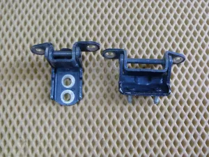 Петля двери задней правой верхняя Nissan Almera (G15) 2013-2018 (82400ED01A 82420ED01A) — фото 4