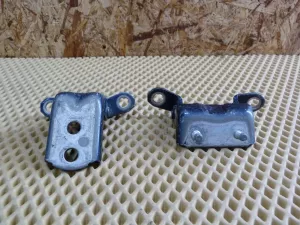 Петля двери задней правой верхняя Nissan Almera (G15) 2013-2018 (82400ED01A 82420ED01A) — фото 1