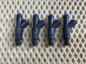Форсунка инжекторная электрическая Ford C-MAX 2003-2010 Ford Fiesta 2001-2008 Ford Focus I 1998-2005 Ford Focus II 2005-2008 Ford Focus II 2008-2011 Ford Fusion 2002-2012 Ford Galaxy 2006-2015 Ford Maverick 2001-2007 Ford Maverick 2006-2007 Ford Mondeo III 2000-2007 Ford Mondeo IV 2007-2015 Ford S-MAX 2006-2015 Mazda 323 (BJ) 1998-2003 Mazda Mazda 3 (BK) 2002-2009 Mazda Mazda 5 (CR) 2005-2010 Mazda Mazda 6 (GG) 2002-2007 Mazda MPV II (LW) 1999-2006 Volvo C30 2006-2013 Volvo S40 2004-2012 Volvo S80 2006-2016 Volvo V50 2004-2012 Volvo V70 2007-2016 (КОМПЛЕКТ 1S7G9F593GA) — фото 1