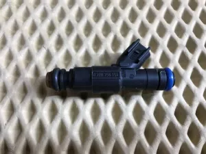 Форсунка инжекторная электрическая Ford C-MAX 2003-2010 Ford Fiesta 2001-2008 Ford Focus I 1998-2005 Ford Focus II 2005-2008 Ford Focus II 2008-2011 Ford Fusion 2002-2012 Ford Galaxy 2006-2015 Ford Maverick 2001-2007 Ford Maverick 2006-2007 Ford Mondeo III 2000-2007 Ford Mondeo IV 2007-2015 Ford S-MAX 2006-2015 Mazda 323 (BJ) 1998-2003 Mazda Mazda 3 (BK) 2002-2009 Mazda Mazda 5 (CR) 2005-2010 Mazda Mazda 6 (GG) 2002-2007 Mazda MPV II (LW) 1999-2006 Volvo C30 2006-2013 Volvo S40 2004-2012 Volvo S80 2006-2016 Volvo V50 2004-2012 Volvo V70 2007-2016 (КОМПЛЕКТ 1S7G9F593GA) — фото 6