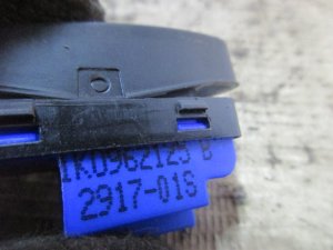 Кнопка центрального замка VW Jetta 2006-2011 — фото 2