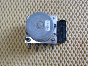 Блок ABS (насос) Kia RIO 2011-2017 — фото 3