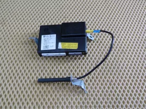 Блок электронный Hyundai Elantra 2006-2011 (УПРАВЛЕНИЯ ПРОТИВОУГОННОЙ СИСТЕМОЙ 954002H300) — фото 1