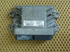 Блок управления двигателем Nissan Almera (G15) 2013-2018 (8201309276) — фото 1