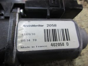 Моторчик стеклоподъемника задний правый Kia Ceed 2007-2012 (834601H010) — фото 5
