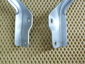 Петля капота Nissan Almera (G15) 2013-2018 (65400EW000 65401EW000) — фото 4