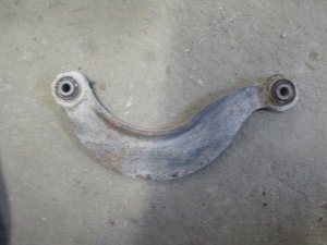 Рычаг задний верхний Mazda 3 (BK) 2002-2009,Focus II 2005-2008,C-MAX 2003-2010,Focus I 1998-2005,Mazda 5 (CR) 2005-2010,S40 2004-2012,V50 2004-2012,C30 2006-2013,Focus II 2008-2011,Mazda 3 (BL) 2009-2013 (СЕРПОВИДНЫЙ 3N615500A) — фото 2