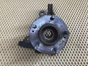 Кулак поворотный передний правый Kia Ceed 2007-2012;Elantra 2006-2011;i30 2007-2012 (ДО 2010 ГОДА 517162H100) — фото 1
