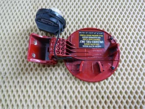 Лючок бензобака Kia Picanto 2004-2011 — фото 6
