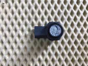 Датчик парковки Porsche Cayenne 2003-2010 Porsche Cayman (987) 2005-2012 Seat Altea 2004-2015 Seat Leon (1P1) 2005-2013 Seat Toledo III 2004-2009 Skoda Fabia 1999-2007 Skoda Octavia 1997-2000 Skoda Octavia (A4 1U-) 2000-2011 VW Golf IV/Bora 1997-2005 VW Golf IV/Bora 1997-2005 VW Golf Plus 2005-2014 VW Golf V 2003-2009 VW Jetta 2005-2011 VW Phaeton 2002-2016 VW Touareg 2002-2010 VW Touran 2003-2010 (3D0919275D) — фото 1