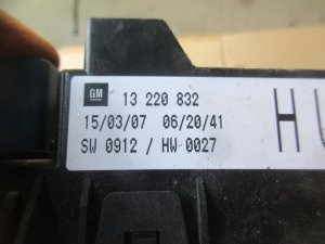 Блок предохранителей Opel Astra H / Family 2004-2015 — фото 5