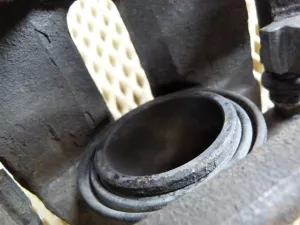 Суппорт тормозной передний левый Nissan Almera (G15) 2013-2018 (4101100Q0F) — фото 11