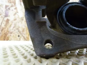 Суппорт тормозной передний левый Nissan Almera (G15) 2013-2018 (4101100Q0F) — фото 2