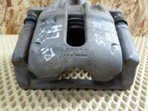 Суппорт тормозной передний левый Nissan Almera (G15) 2013-2018 (4101100Q0F) — фото 8