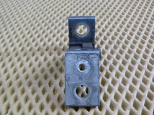 Петля двери передней левой нижняя Skoda Octavia (A5 1Z-) 2004-2013 (6Y0831411D) — фото 1