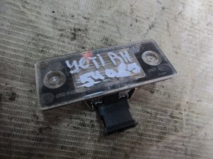 Фонарь подсветки номера Skoda Yeti 2009-2018 (6Y0943021E) — фото 1
