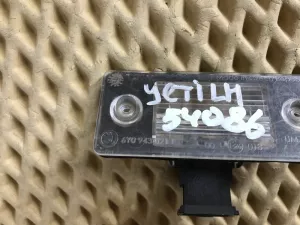 Фонарь подсветки номера Skoda Yeti 2009-2018 (6Y0943021E) — фото 8
