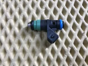 Форсунка инжекторная электрическая Nissan Almera (G15) 2013-2018 Renault Clio II/Symbol 1998-2008 Renault Kangoo 2003-2008 Renault Laguna 1998-2001 Renault Laguna II 2001-2008 Renault Megane I 1999-2004 Renault Megane II 2003-2009 Renault Scenic 1999-2003 Renault Scenic II 2003-2009 Renault Clio II/Symbol 1998-2008 VAZ Lada Largus 2012> (8200132254) — фото 1
