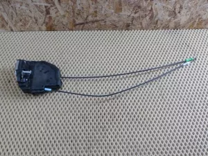 Замок двери задней правой Toyota Corolla E15 2006-2013,RAV 4 2006-2013,Auris (E15) 2006-2012,RAV 4 2013> (6905042021) — фото 1