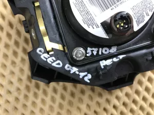 Подушка безопасности в рулевое колесо Kia Ceed 2007-2012 (569001H600) — фото 10