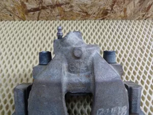 Суппорт тормозной передний правый Ford Focus II 2008-2011,Focus II 2005-2008,C-MAX 2003-2010,Mazda 5 (CR) 2005-2010,Mazda 3 (BK) 2002-2009,S40 2004-2012,V50 2004-2012,Kuga 2008-2012,Mazda 3 (BL) 2009-2013,Focus III 2011>,C-MAX 2010> (В СБОРЕ 1682875) — фото 7
