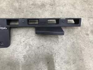 Направляющая заднего бампера Ford C-MAX 2003-2010 (ЦЕНТРАЛЬНАЯ 3M51R17B861AE) — фото 11