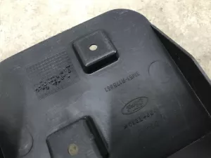 Направляющая заднего бампера Ford C-MAX 2003-2010 (ЦЕНТРАЛЬНАЯ 3M51R17B861AE) — фото 12