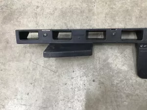 Направляющая заднего бампера Ford C-MAX 2003-2010 (ЦЕНТРАЛЬНАЯ 3M51R17B861AE) — фото 10