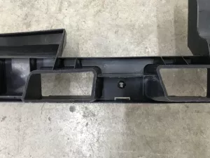 Направляющая заднего бампера Ford C-MAX 2003-2010 (ЦЕНТРАЛЬНАЯ 3M51R17B861AE) — фото 8