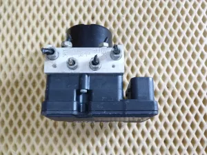 Блок ABS Opel Astra H / Family 2004-2015 — фото 1