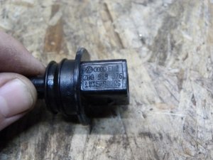 Датчик уровня в бачок омывателя VW Jetta 2006-2011 — фото 4