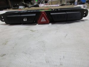 Блок кнопок Kia Ceed 2007-2012 (АВАРИЙНОЙ СИГНАЛИЗАЦИИ ЦЕНТРАЛЬНОГО ЗАМКА 937001H900) — фото 2