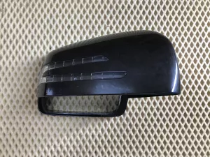 Крышка зеркала правого Mercedes Benz GL/GLS-Class (X166) 2012-2019 Mercedes Benz GL/GLS-Class (X166) 2012-2019 Mercedes Benz GLE-Class Coupe (C292) 2015-2019 Mercedes Benz M/GLE-Class ML (W166) 2011-2018 Mercedes Benz M/GLE-Class ML (W166) 2011-2018 (A1668109900) — фото 1